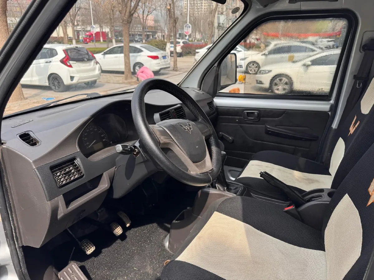2019 WuLing RongGuang Mini Truck 1.5L 107HP L4 5MT,autocango,china used car exporter,china ev exporter,chinese used car exporter,chinese used ev exporter