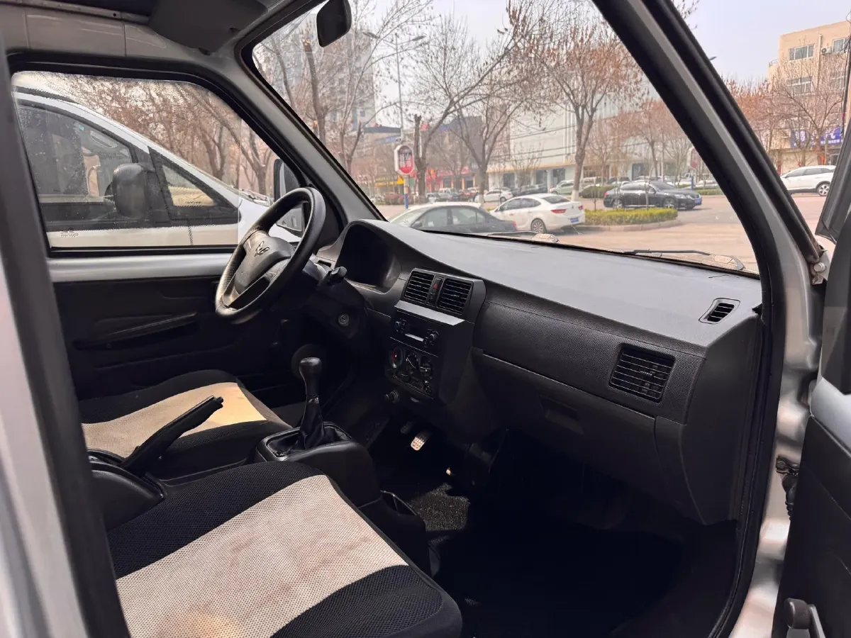 2019 WuLing RongGuang Mini Truck 1.5L 107HP L4 5MT,autocango,china used car exporter,china ev exporter,chinese used car exporter,chinese used ev exporter