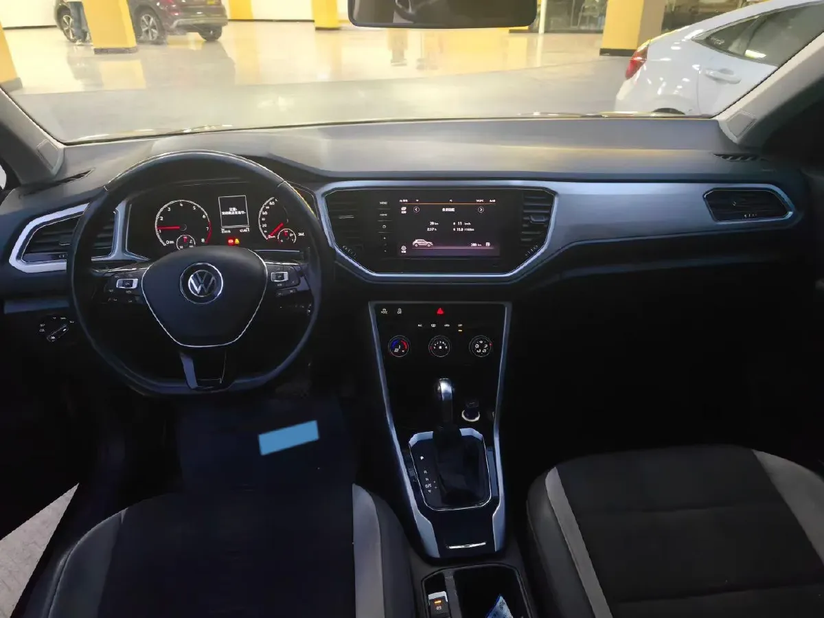2020 Volkswagen T-Roc 1.4T 150HP L4 7DCT,autocango,china used car exporter,china ev exporter,chinese used car exporter,chinese used ev exporter
