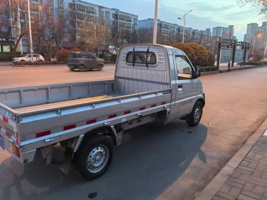 2023 WuLing RongGuang Mini Truck 1.5L 102HP L4 5MT,autocango,china used car exporter,china ev exporter,chinese used car exporter,chinese used ev exporter