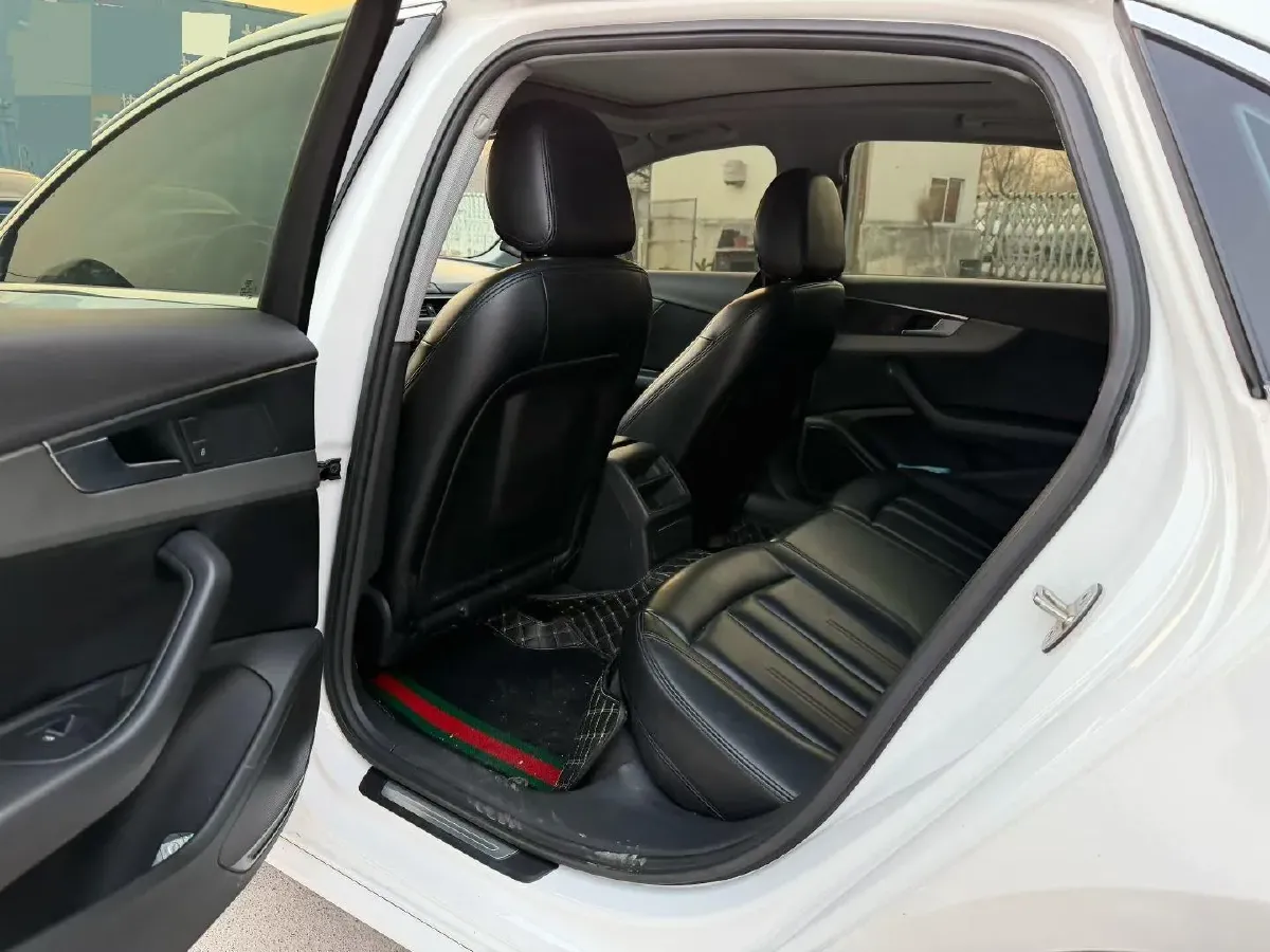 2019 Audi A4L 2.0T 190HP L4 7DCT,autocango,china used car exporter,china ev exporter,chinese used car exporter,chinese used ev exporter