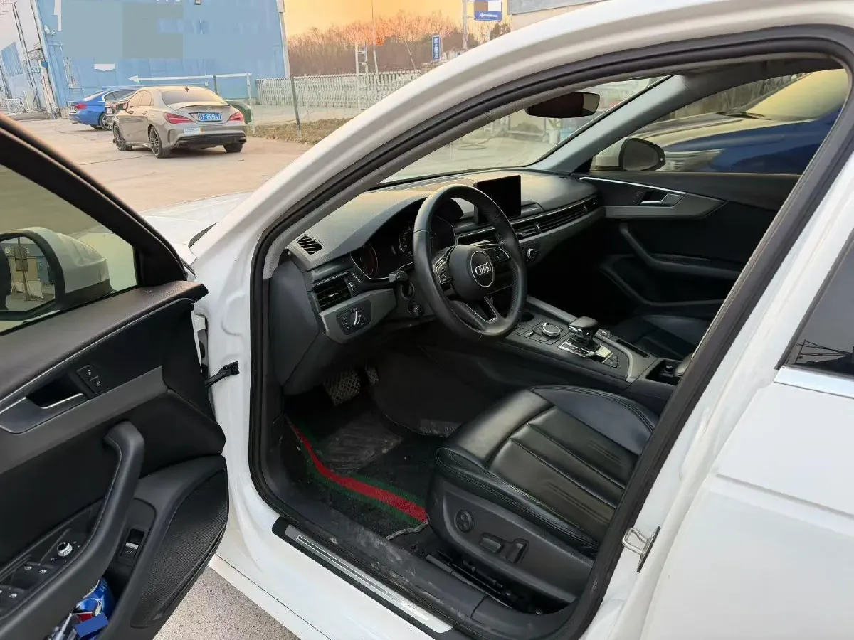 2019 Audi A4L 2.0T 190HP L4 7DCT,autocango,china used car exporter,china ev exporter,chinese used car exporter,chinese used ev exporter