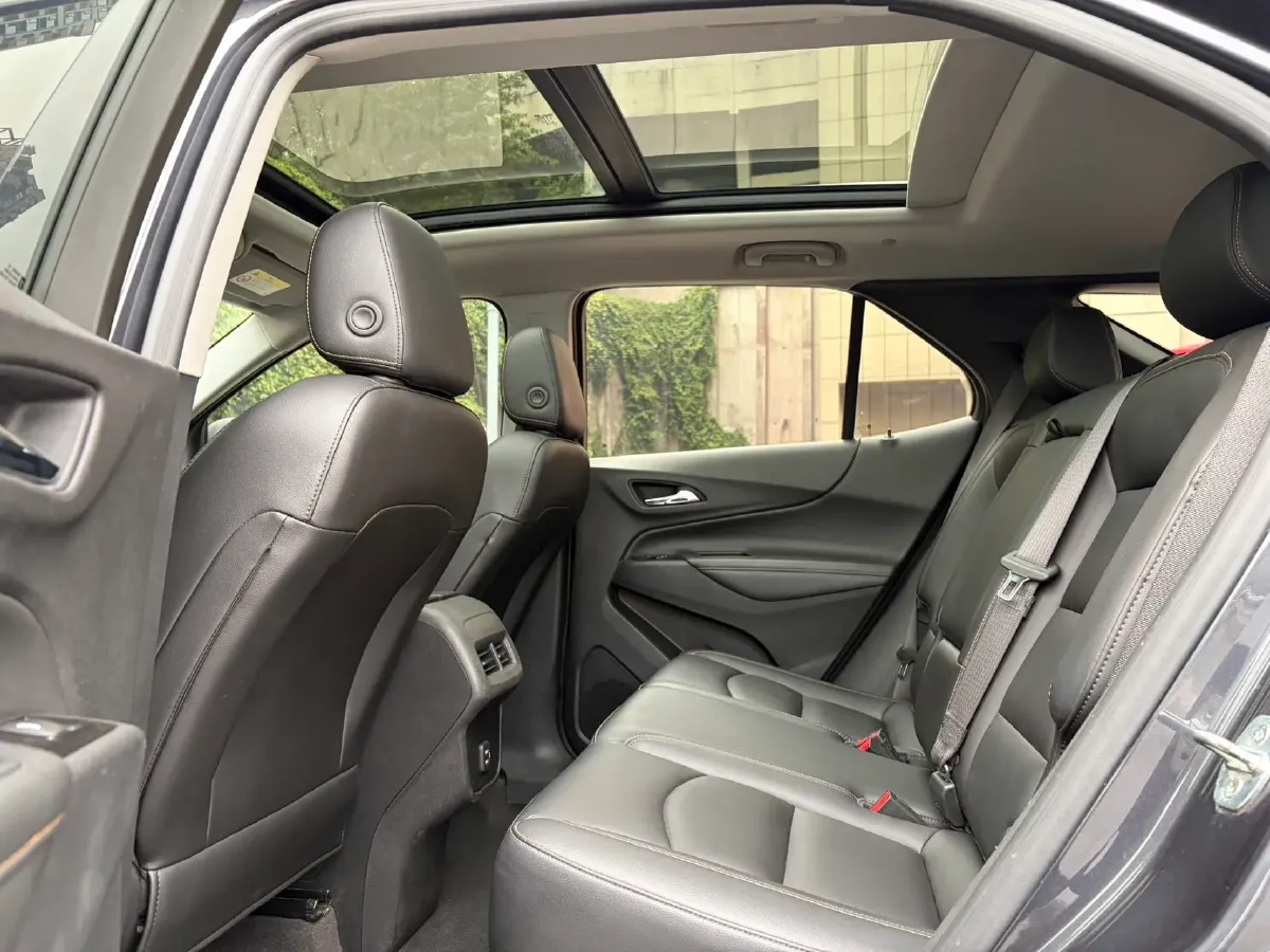 2021 Chevrolet Equinox 1.5T 169HP L4 6AT,autocango,china used car exporter,china ev exporter,chinese used car exporter,chinese used ev exporter