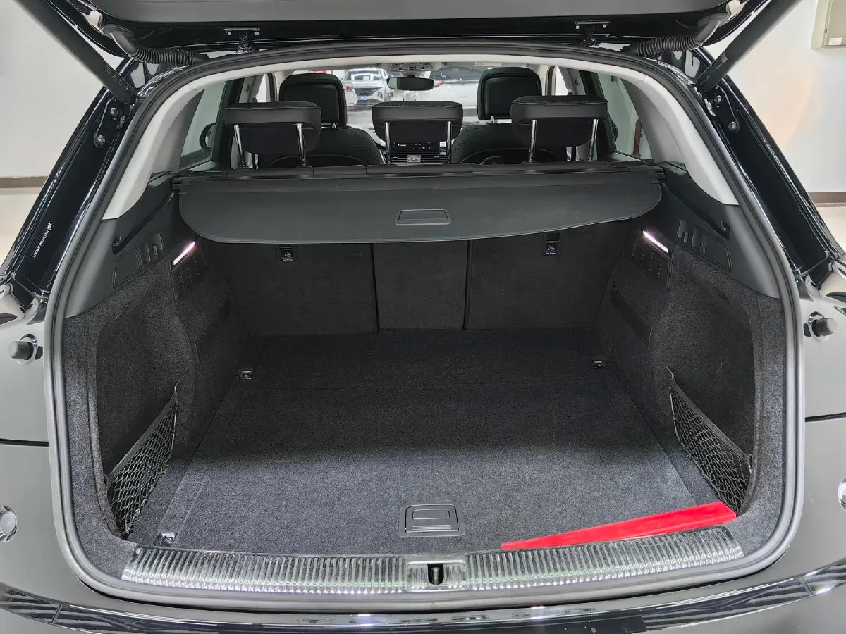 2022 Audi Q5L 2.0T 252HP L4 7DCT,autocango,china used car exporter,china ev exporter,chinese used car exporter,chinese used ev exporter