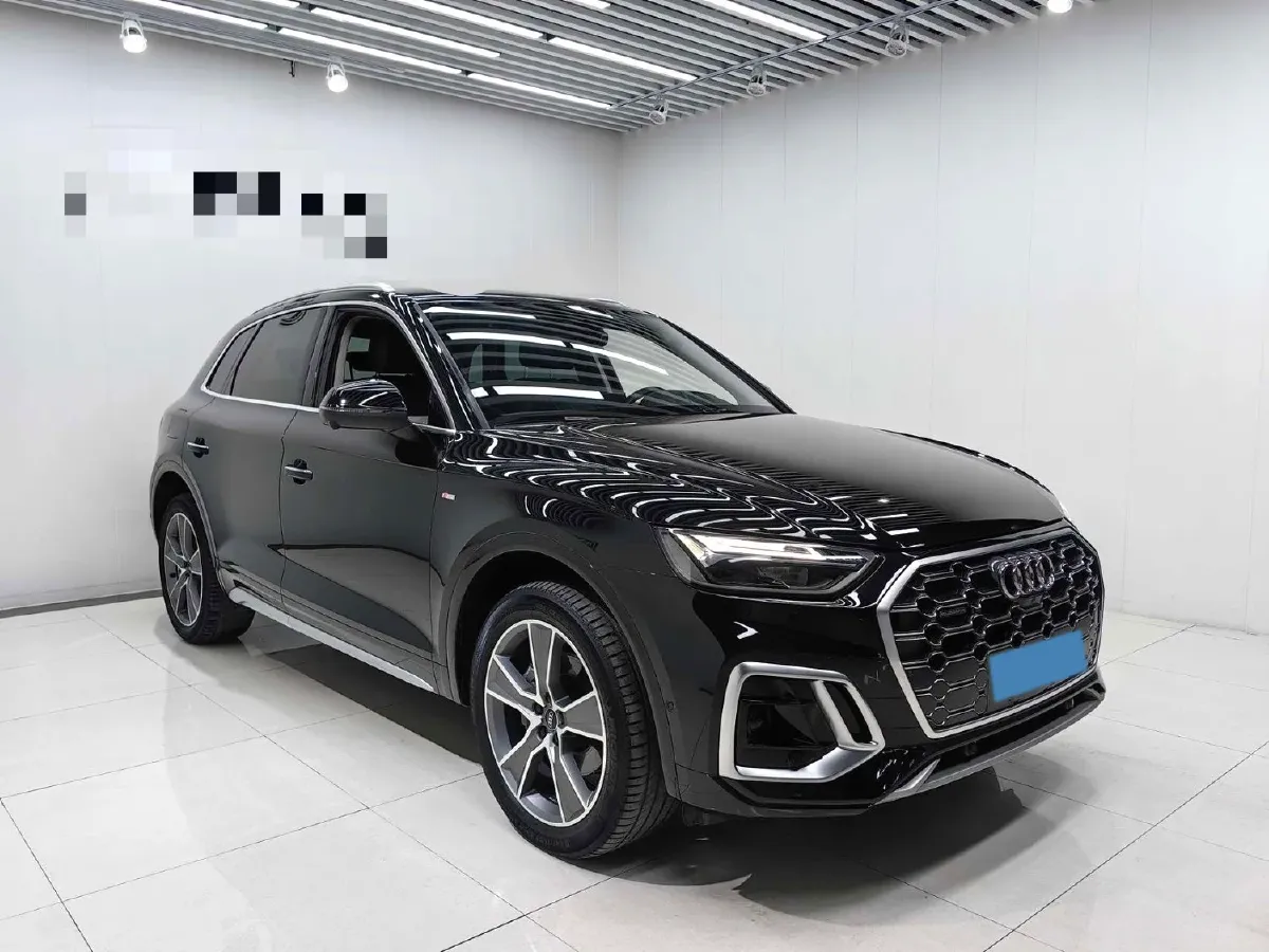 2022 Audi Q5L 2.0T 252HP L4 7DCT,autocango,china used car exporter,china ev exporter,chinese used car exporter,chinese used ev exporter