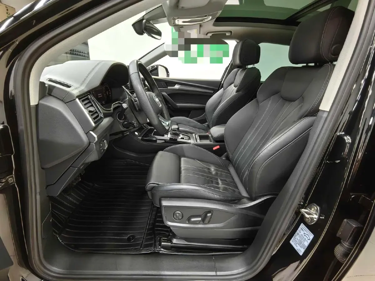 2022 Audi Q5L 2.0T 252HP L4 7DCT,autocango,china used car exporter,china ev exporter,chinese used car exporter,chinese used ev exporter