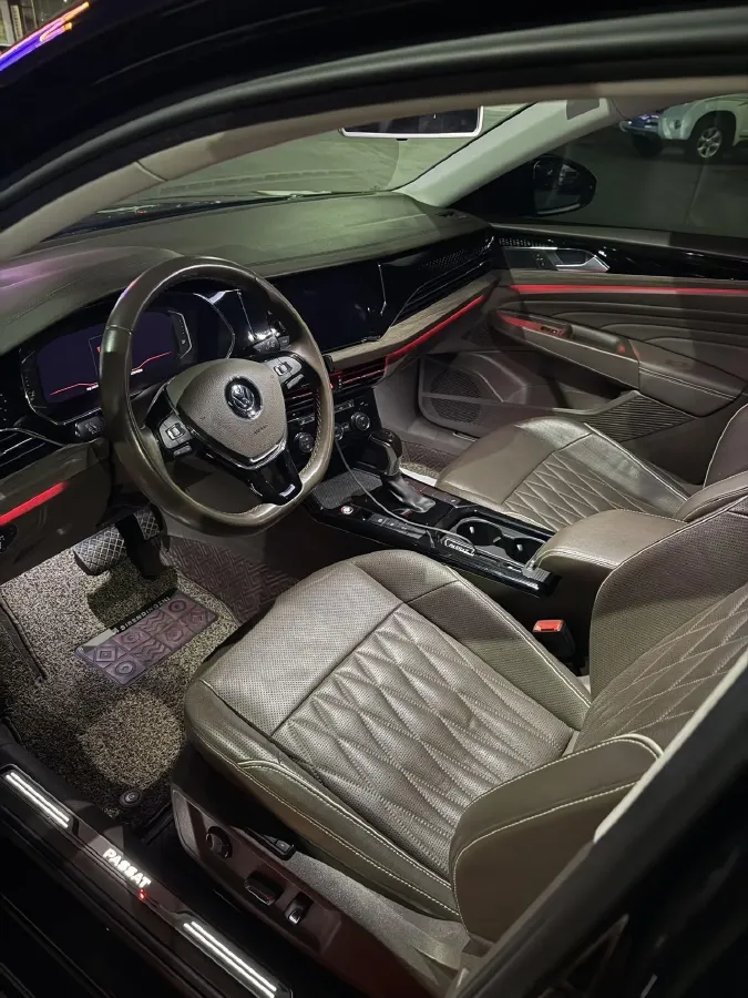 2019 Volkswagen Passat 2.0T 220HP L4 7DCT,autocango,china used car exporter,china ev exporter,chinese used car exporter,chinese used ev exporter