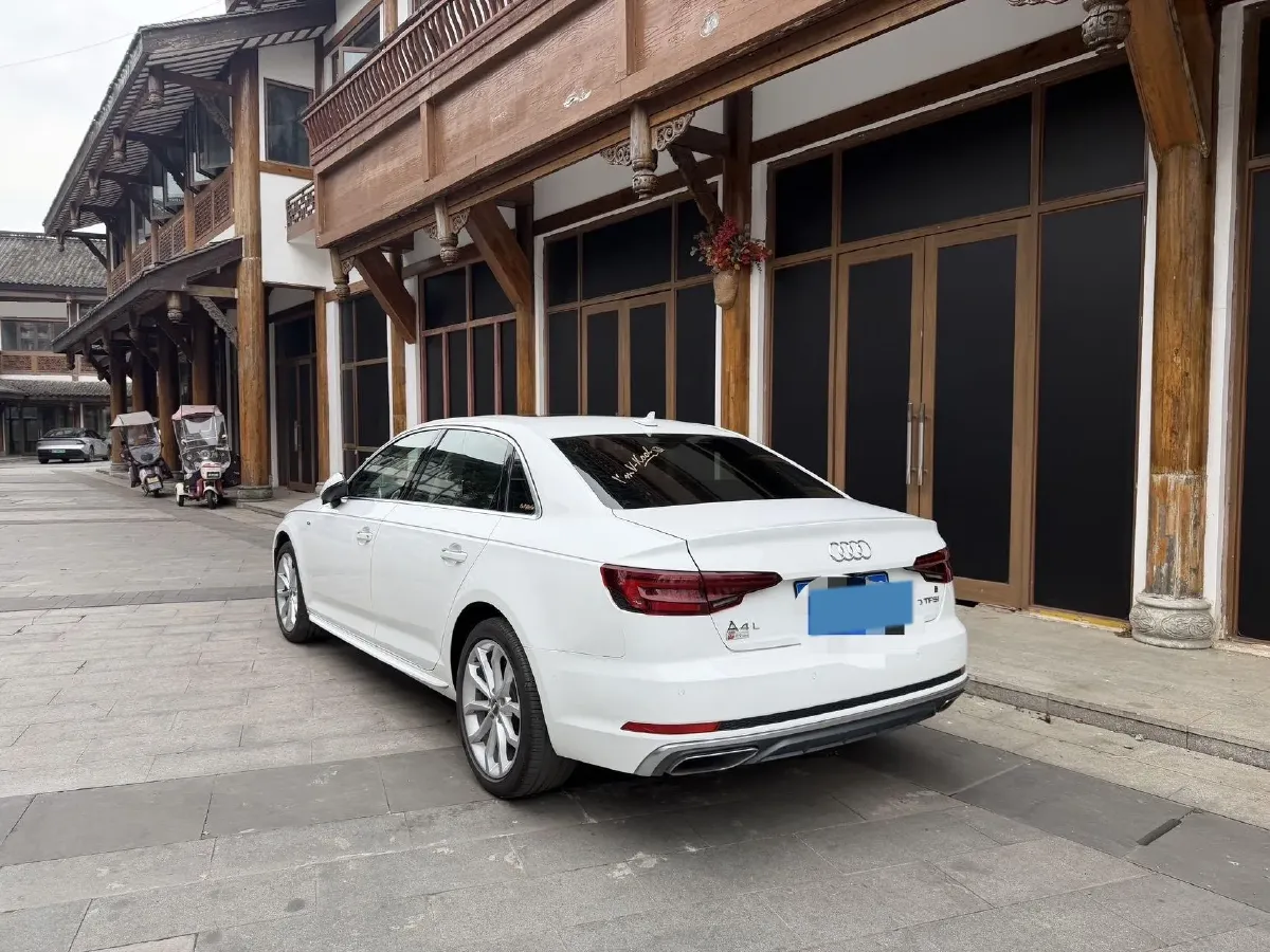 2019 Audi A4L 2.0T 190HP L4 7DCT,autocango,china used car exporter,china ev exporter,chinese used car exporter,chinese used ev exporter