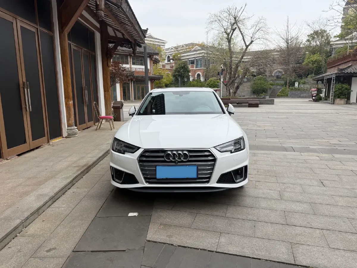 2019 Audi A4L 2.0T 190HP L4 7DCT,autocango,china used car exporter,china ev exporter,chinese used car exporter,chinese used ev exporter