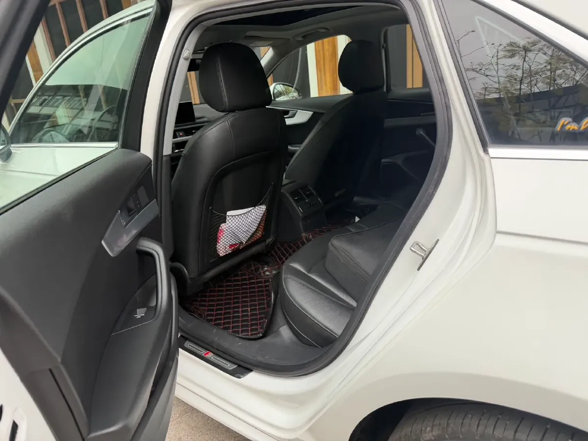 2019 Audi A4L 2.0T 190HP L4 7DCT,autocango,china used car exporter,china ev exporter,chinese used car exporter,chinese used ev exporter