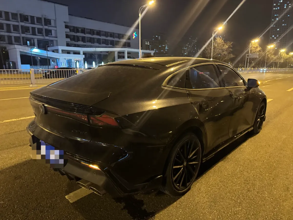 2023 ChangAn UNI-V 2.0T 233HP L4 8AT,autocango,china used car exporter,china ev exporter,chinese used car exporter,chinese used ev exporter