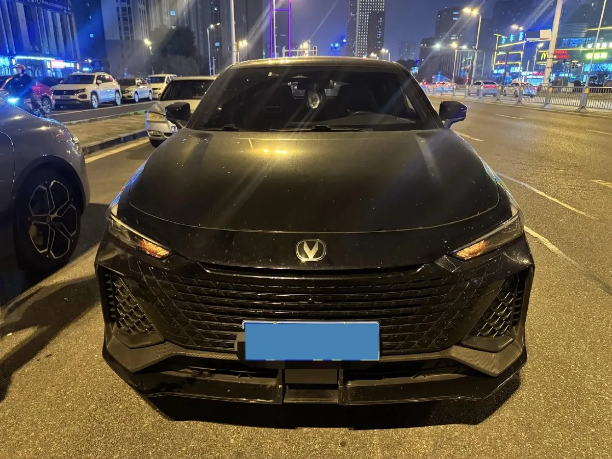 2023 ChangAn UNI-V 2.0T 233HP L4 8AT,autocango,china used car exporter,china ev exporter,chinese used car exporter,chinese used ev exporter