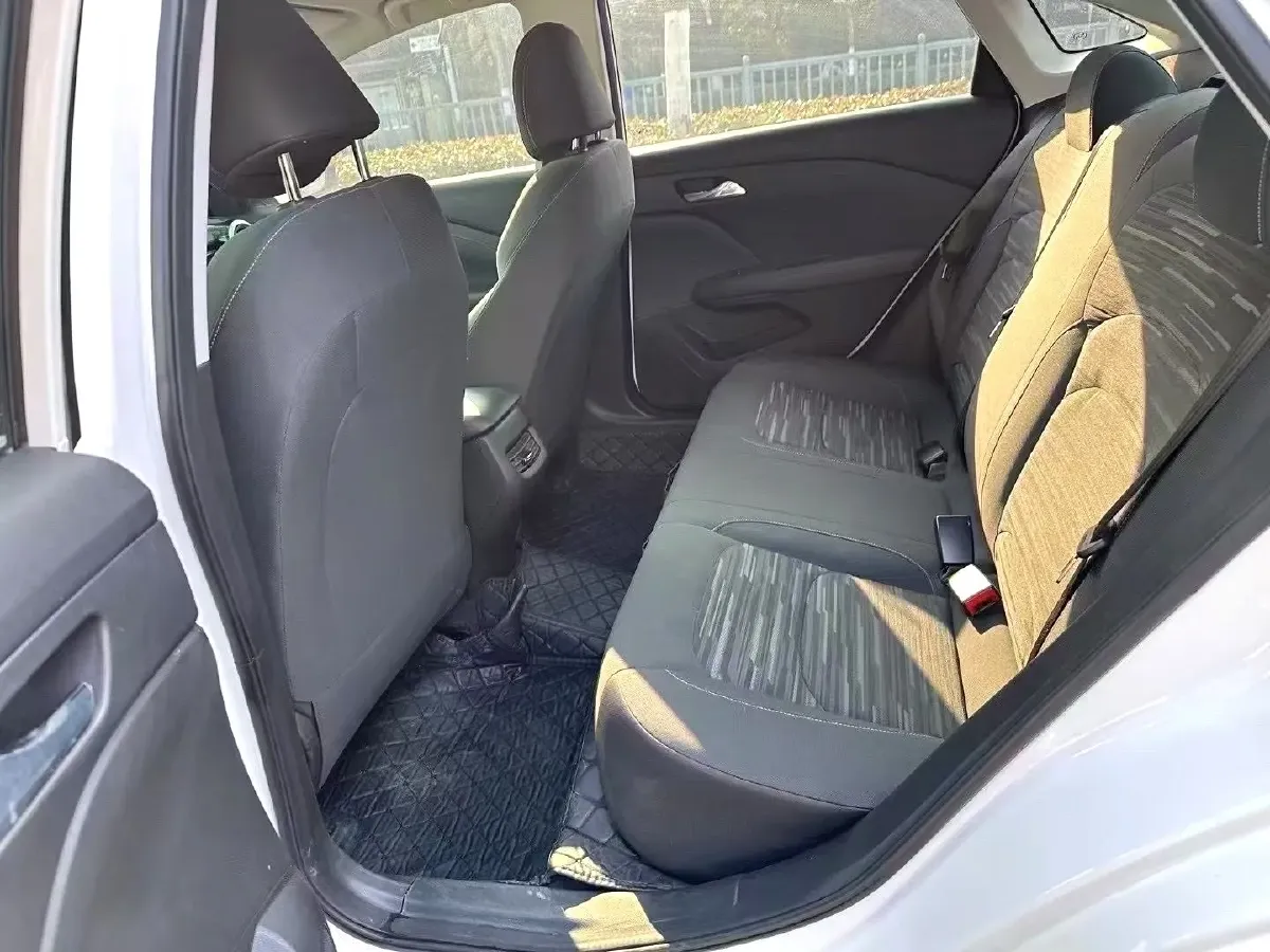 2023 Chevrolet Monza 1.5L 113HP L4 6DCT,autocango,china used car exporter,china ev exporter,chinese used car exporter,chinese used ev exporter