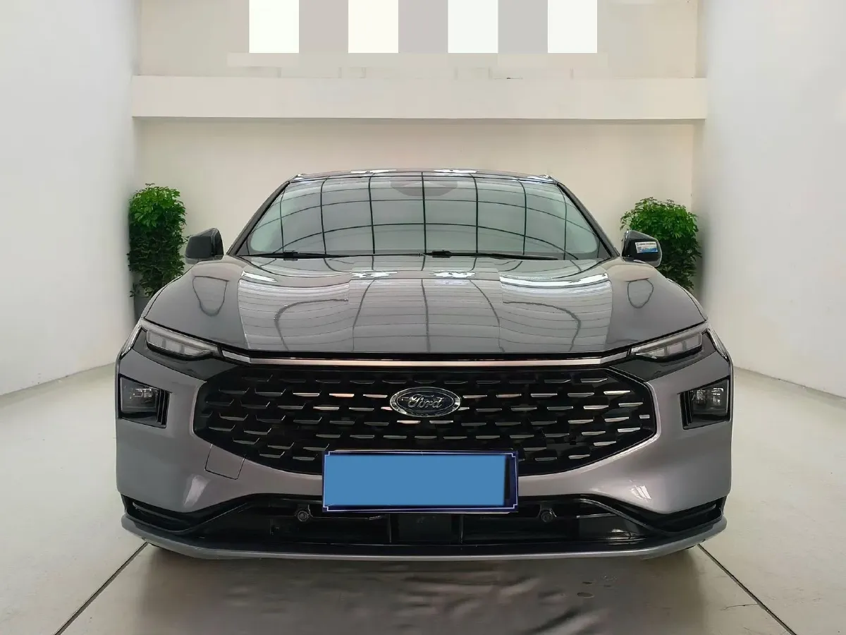 2022 Ford Mondeo 2.0T 238HP L4 8AT,autocango,china used car exporter,china ev exporter,chinese used car exporter,chinese used ev exporter