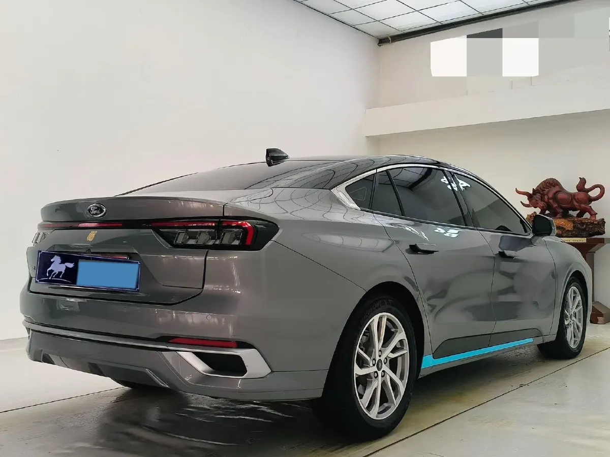 2022 Ford Mondeo 2.0T 238HP L4 8AT,autocango,china used car exporter,china ev exporter,chinese used car exporter,chinese used ev exporter
