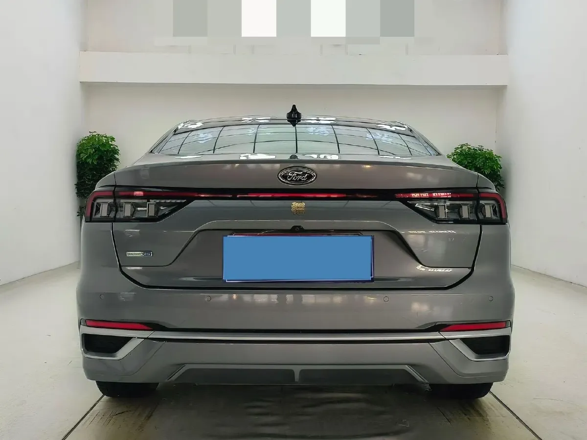 2022 Ford Mondeo 2.0T 238HP L4 8AT,autocango,china used car exporter,china ev exporter,chinese used car exporter,chinese used ev exporter