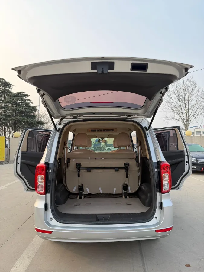 2019 WuLing HongGuang 1.5L 99HP L4 6MT,autocango,china used car exporter,china ev exporter,chinese used car exporter,chinese used ev exporter