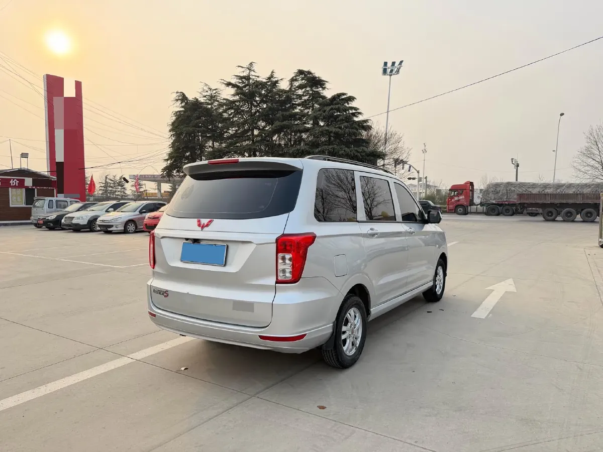2019 WuLing HongGuang 1.5L 99HP L4 6MT,autocango,china used car exporter,china ev exporter,chinese used car exporter,chinese used ev exporter