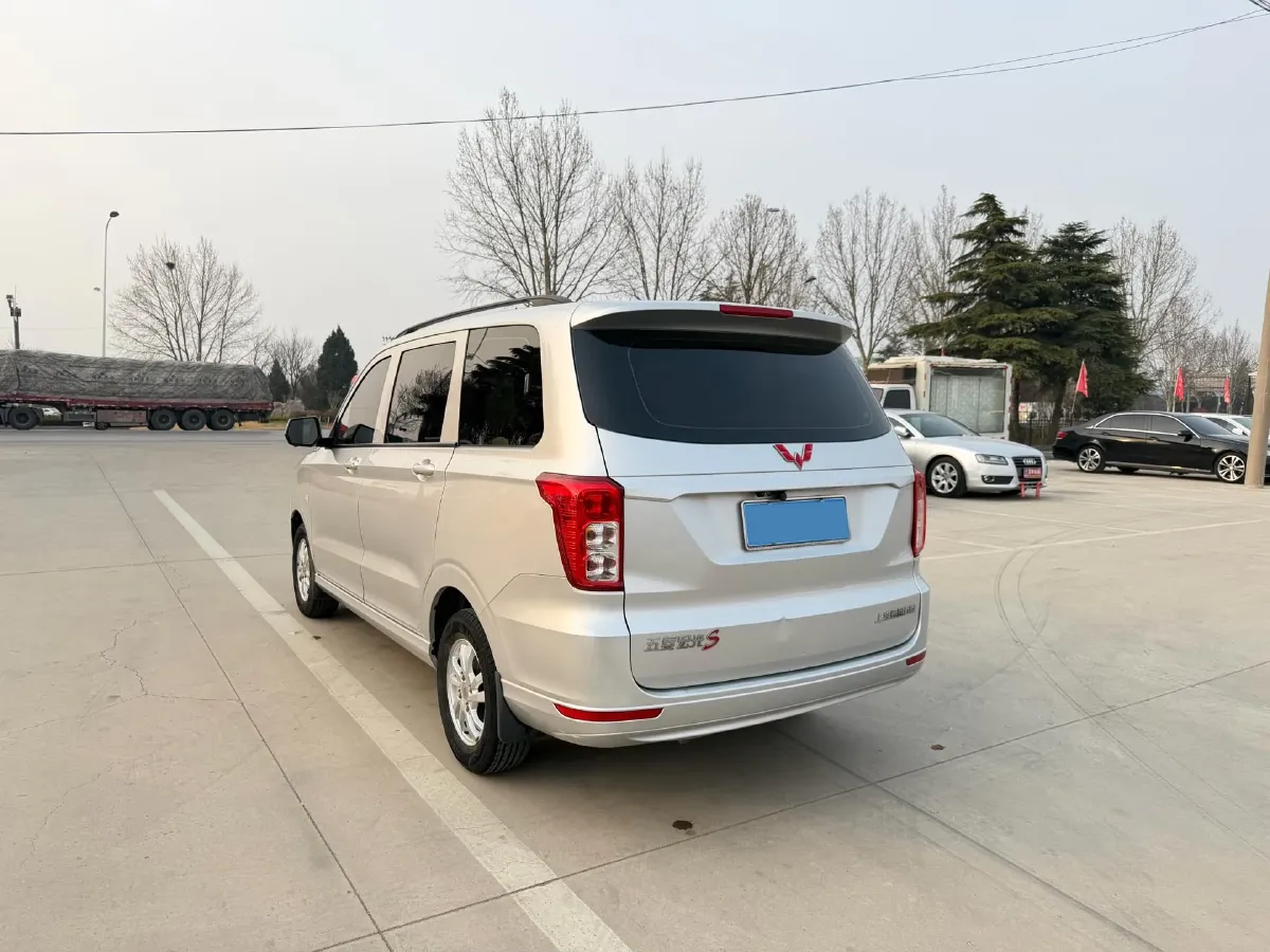 2019 WuLing HongGuang 1.5L 99HP L4 6MT,autocango,china used car exporter,china ev exporter,chinese used car exporter,chinese used ev exporter