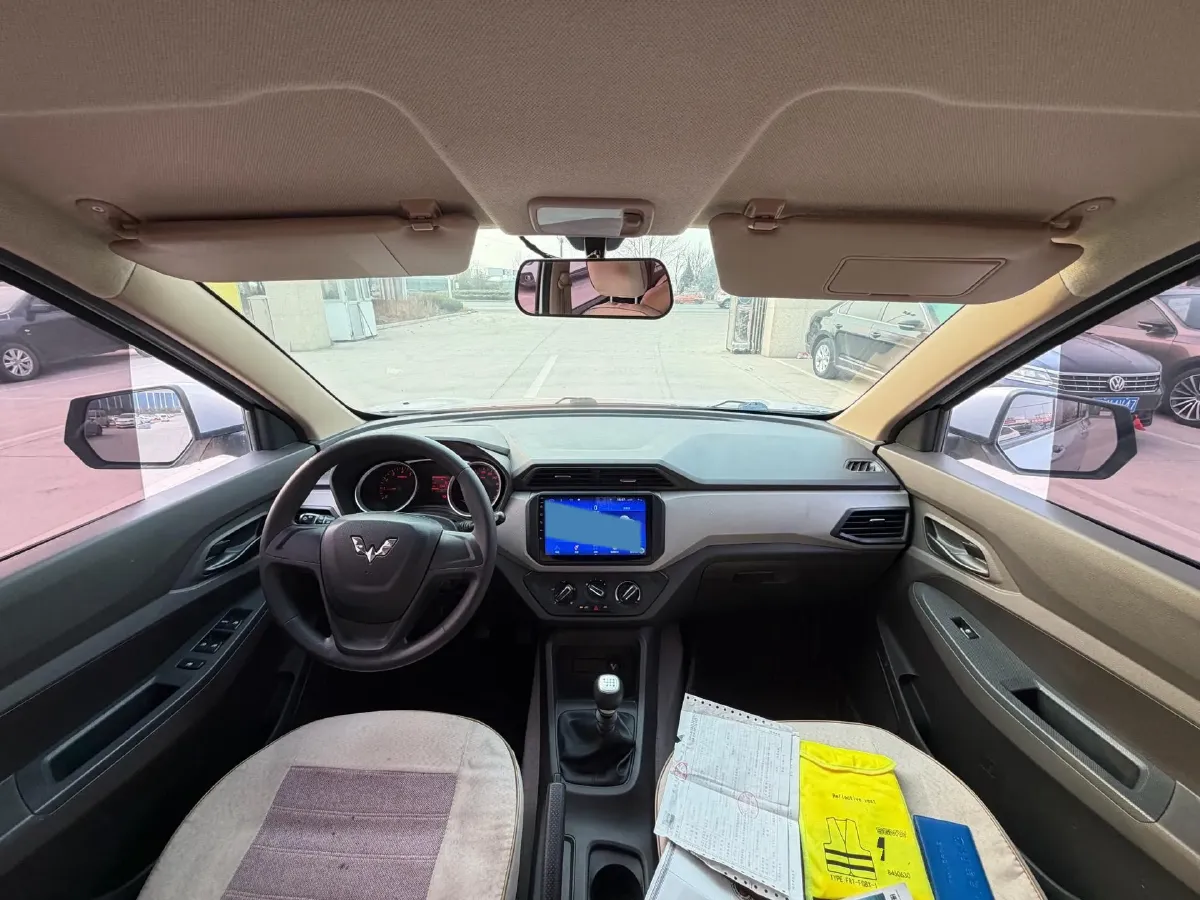 2019 WuLing HongGuang 1.5L 99HP L4 6MT,autocango,china used car exporter,china ev exporter,chinese used car exporter,chinese used ev exporter