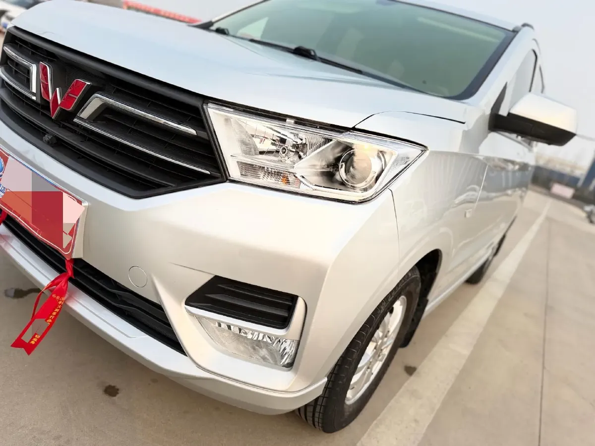 2019 WuLing HongGuang 1.5L 99HP L4 6MT,autocango,china used car exporter,china ev exporter,chinese used car exporter,chinese used ev exporter