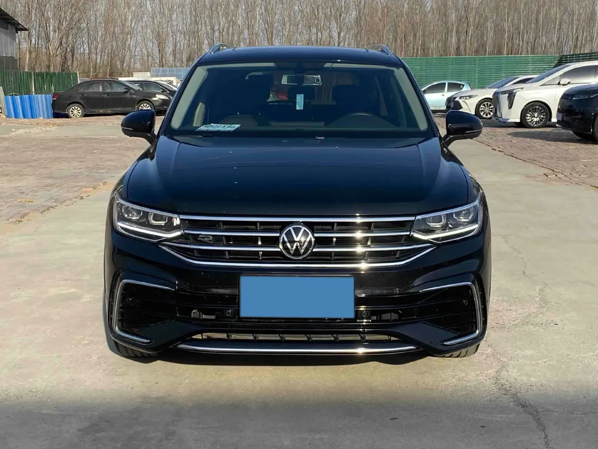 2024 Volkswagen Tiguan L 2.0T 186HP L4 7DCT,autocango,china used car exporter,china ev exporter,chinese used car exporter,chinese used ev exporter