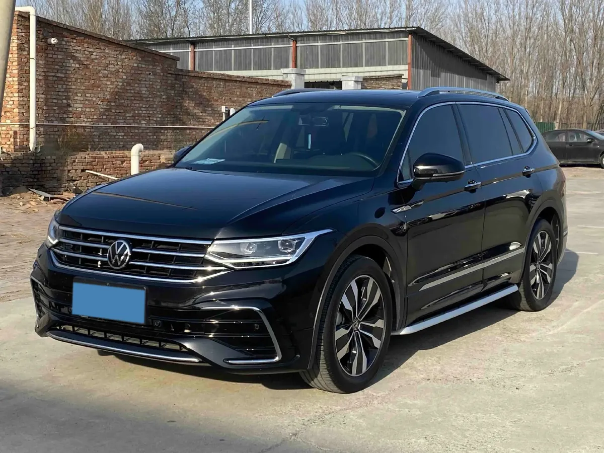 2024 Volkswagen Tiguan L 2.0T 186HP L4 7DCT,autocango,china used car exporter,china ev exporter,chinese used car exporter,chinese used ev exporter