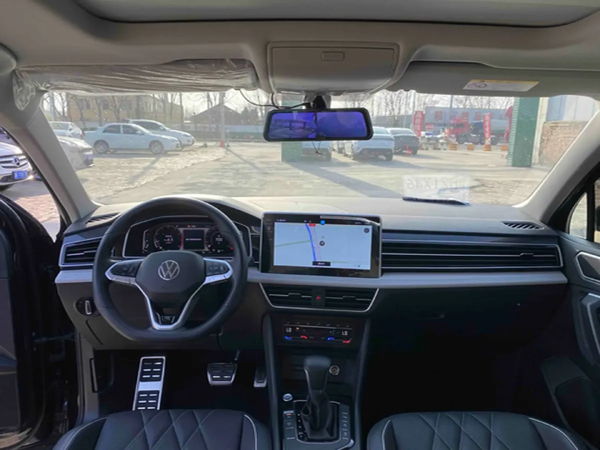 2024 Volkswagen Tiguan L 2.0T 186HP L4 7DCT,autocango,china used car exporter,china ev exporter,chinese used car exporter,chinese used ev exporter