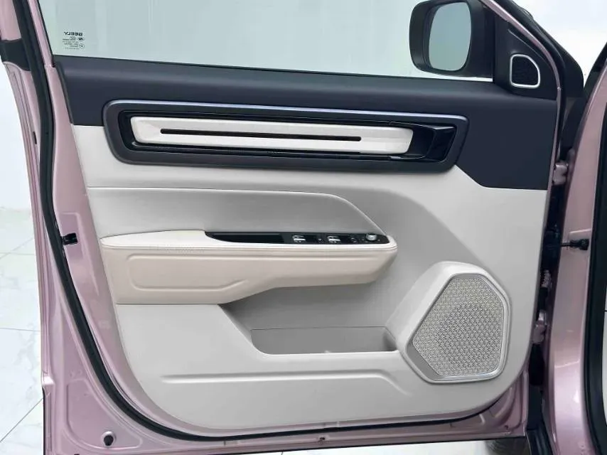 2023 Geely ICON 1.5T 181HP L4 7DCT,autocango,china used car exporter,china ev exporter,chinese used car exporter,chinese used ev exporter