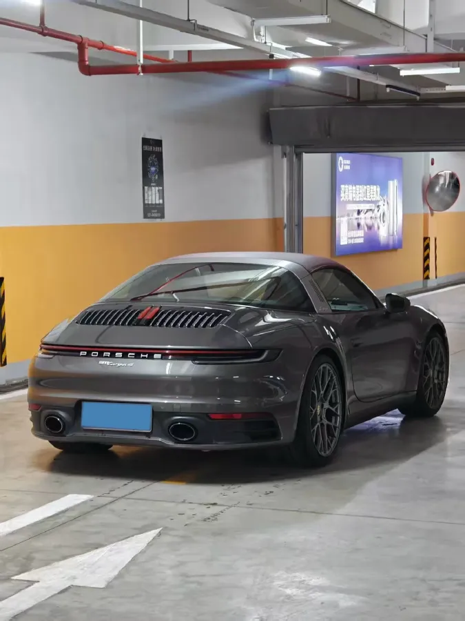 2022 Porsche 911 3.0T 385HP H6 8DCT,autocango,china used car exporter,china ev exporter,chinese used car exporter,chinese used ev exporter