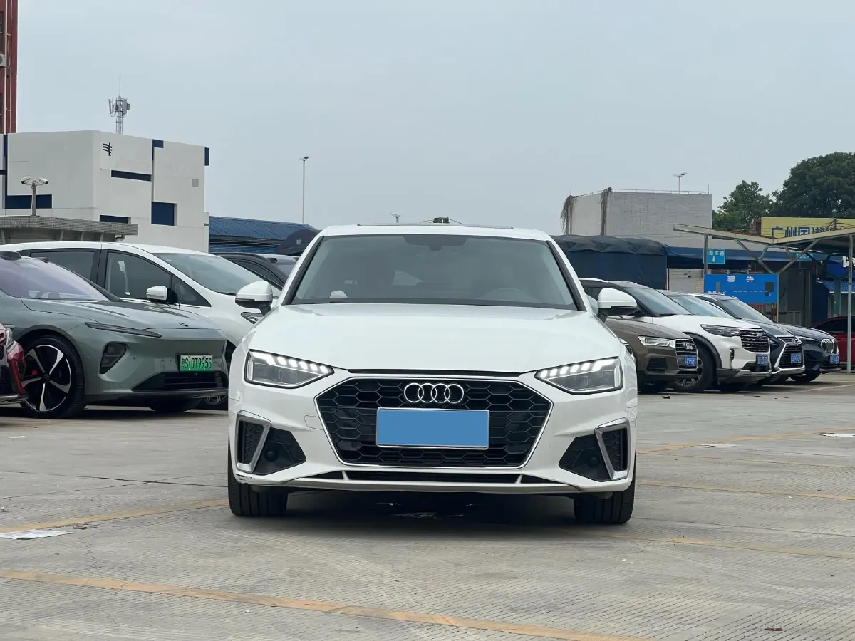 2020 Audi A4L 2.0T 190HP L4 7DCT,autocango,china used car exporter,china ev exporter,chinese used car exporter,chinese used ev exporter