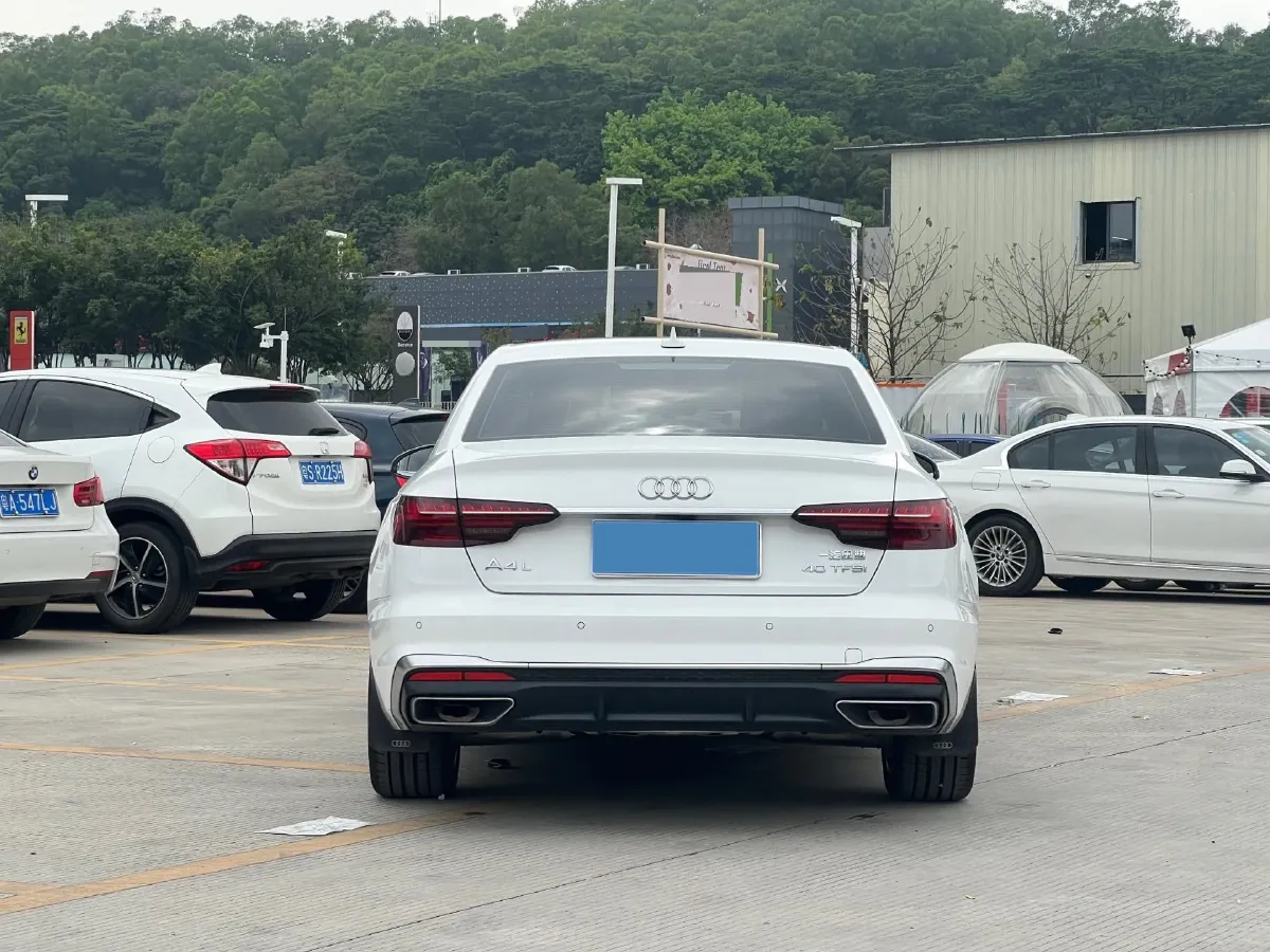 2020 Audi A4L 2.0T 190HP L4 7DCT,autocango,china used car exporter,china ev exporter,chinese used car exporter,chinese used ev exporter