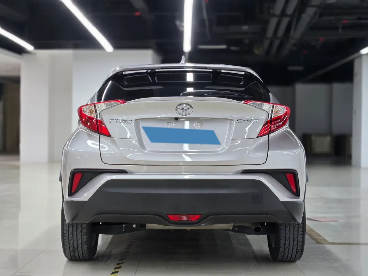 2022 Toyota C-HR 2.0L 171HP L4 CVT,autocango,china used car exporter,china ev exporter,chinese used car exporter,chinese used ev exporter