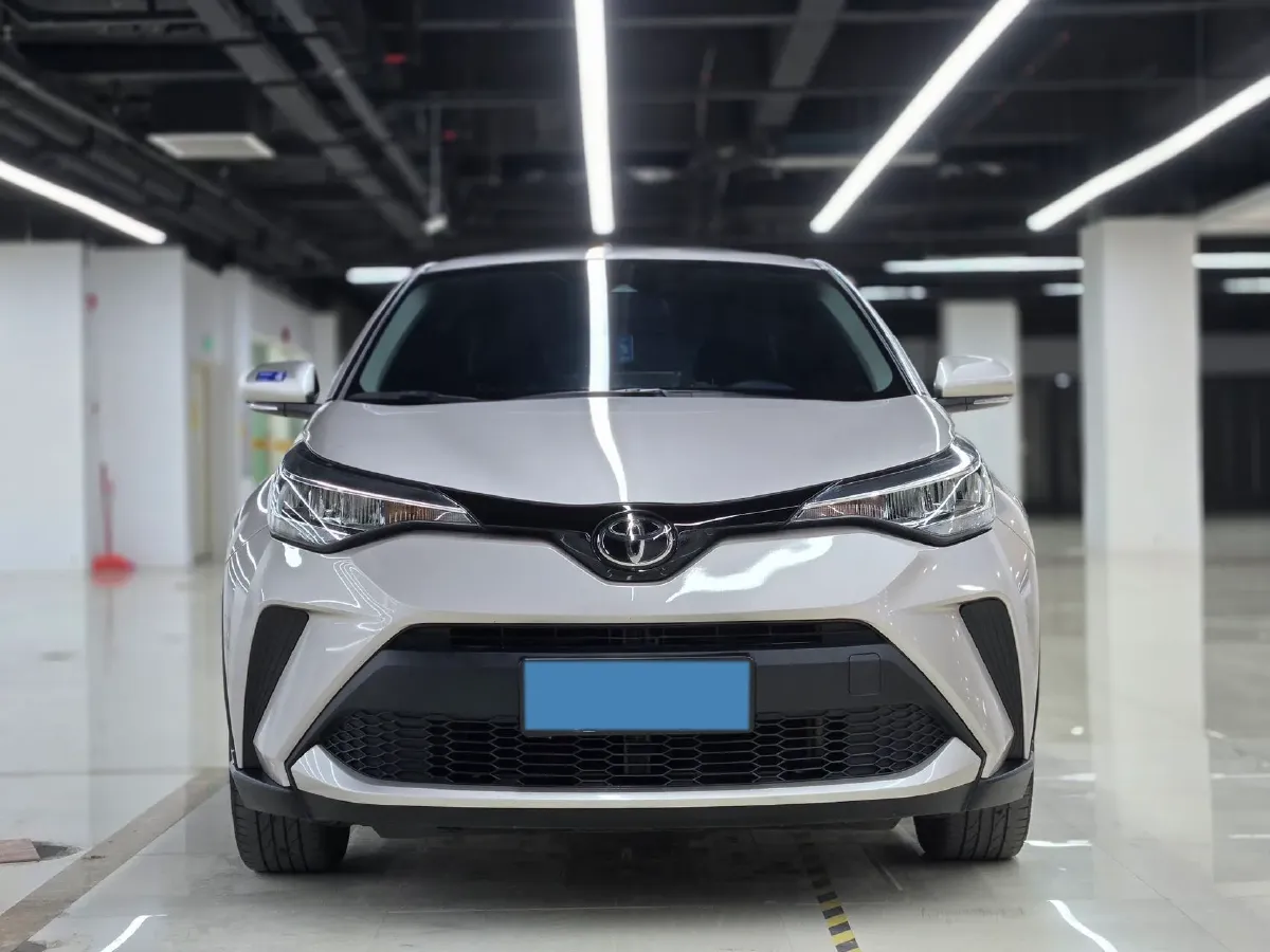 2022 Toyota C-HR 2.0L 171HP L4 CVT,autocango,china used car exporter,china ev exporter,chinese used car exporter,chinese used ev exporter
