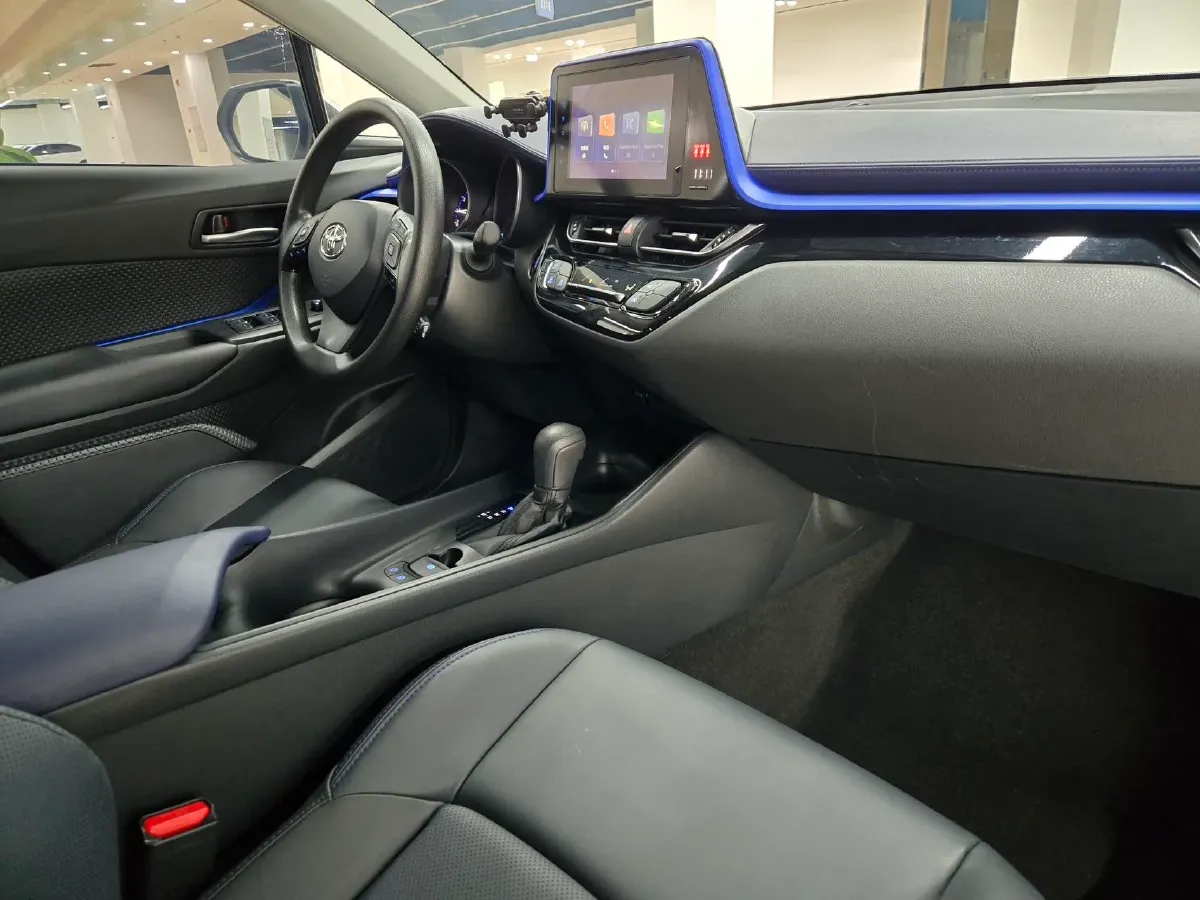 2022 Toyota C-HR 2.0L 171HP L4 CVT,autocango,china used car exporter,china ev exporter,chinese used car exporter,chinese used ev exporter