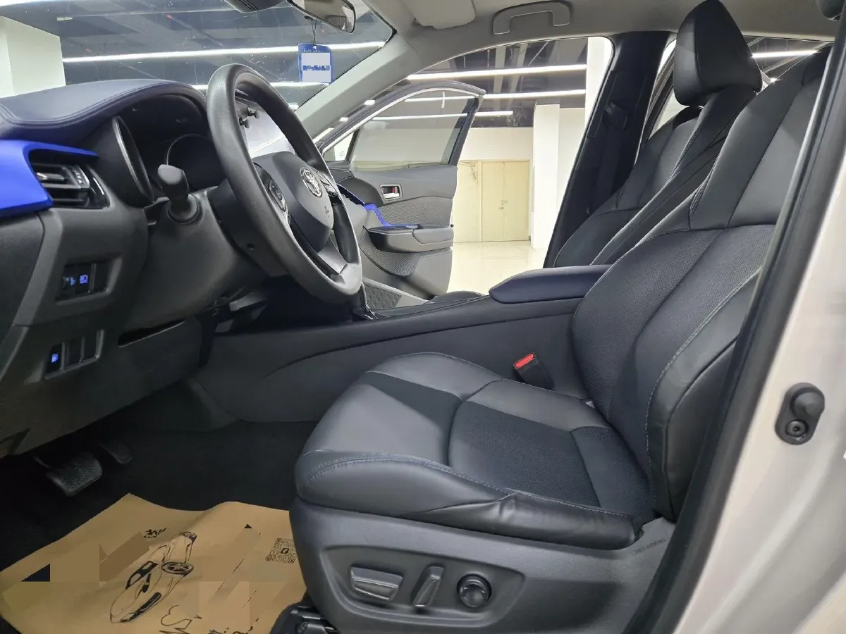 2022 Toyota C-HR 2.0L 171HP L4 CVT,autocango,china used car exporter,china ev exporter,chinese used car exporter,chinese used ev exporter