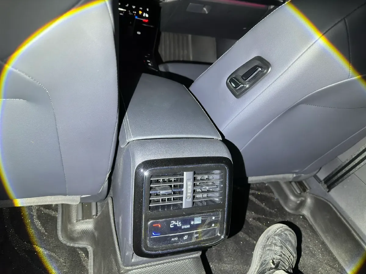 2024 Volkswagen Passat 2.0T 220HP L4 7DCT,autocango,china used car exporter,china ev exporter,chinese used car exporter,chinese used ev exporter