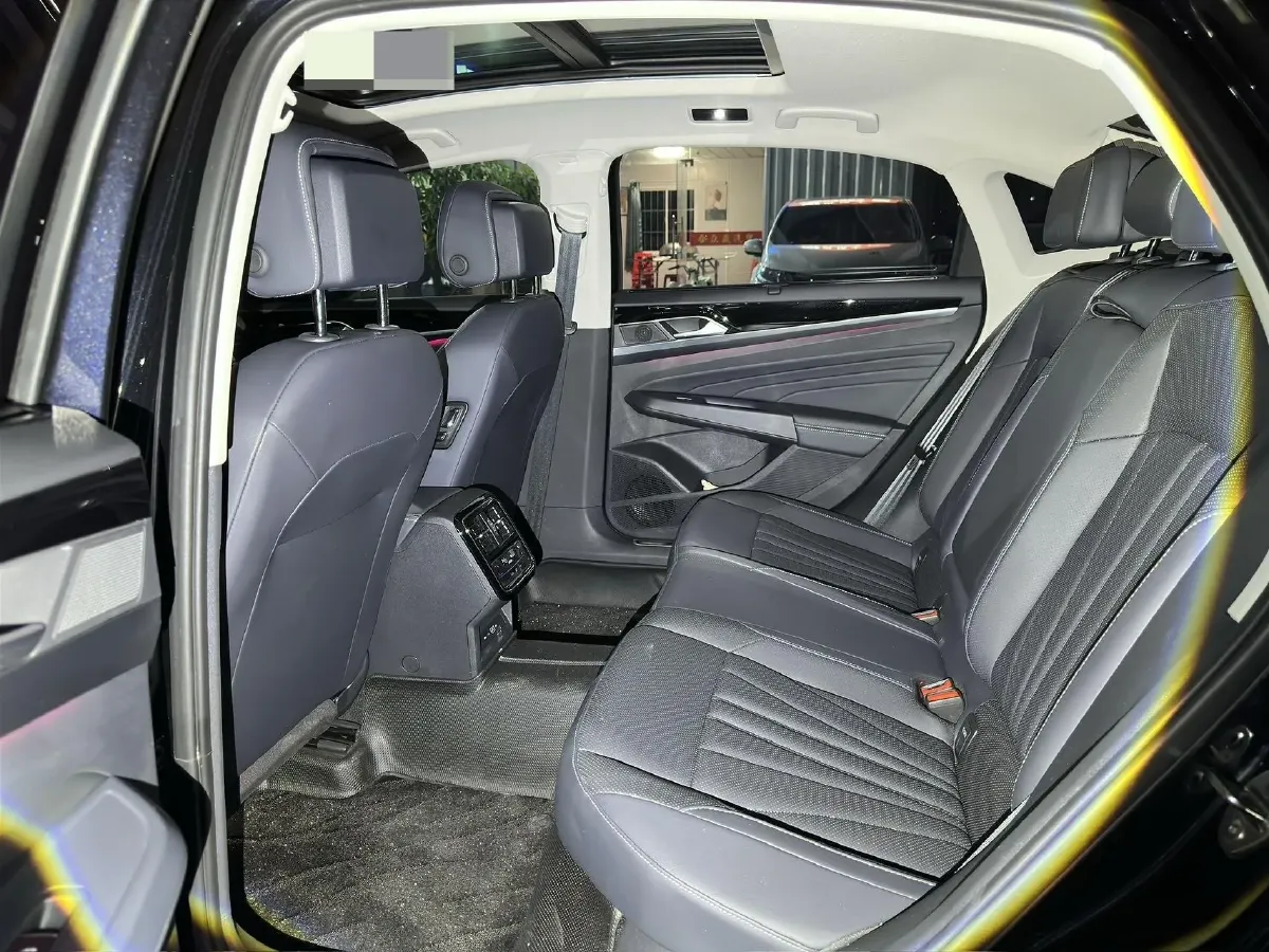 2024 Volkswagen Passat 2.0T 220HP L4 7DCT,autocango,china used car exporter,china ev exporter,chinese used car exporter,chinese used ev exporter