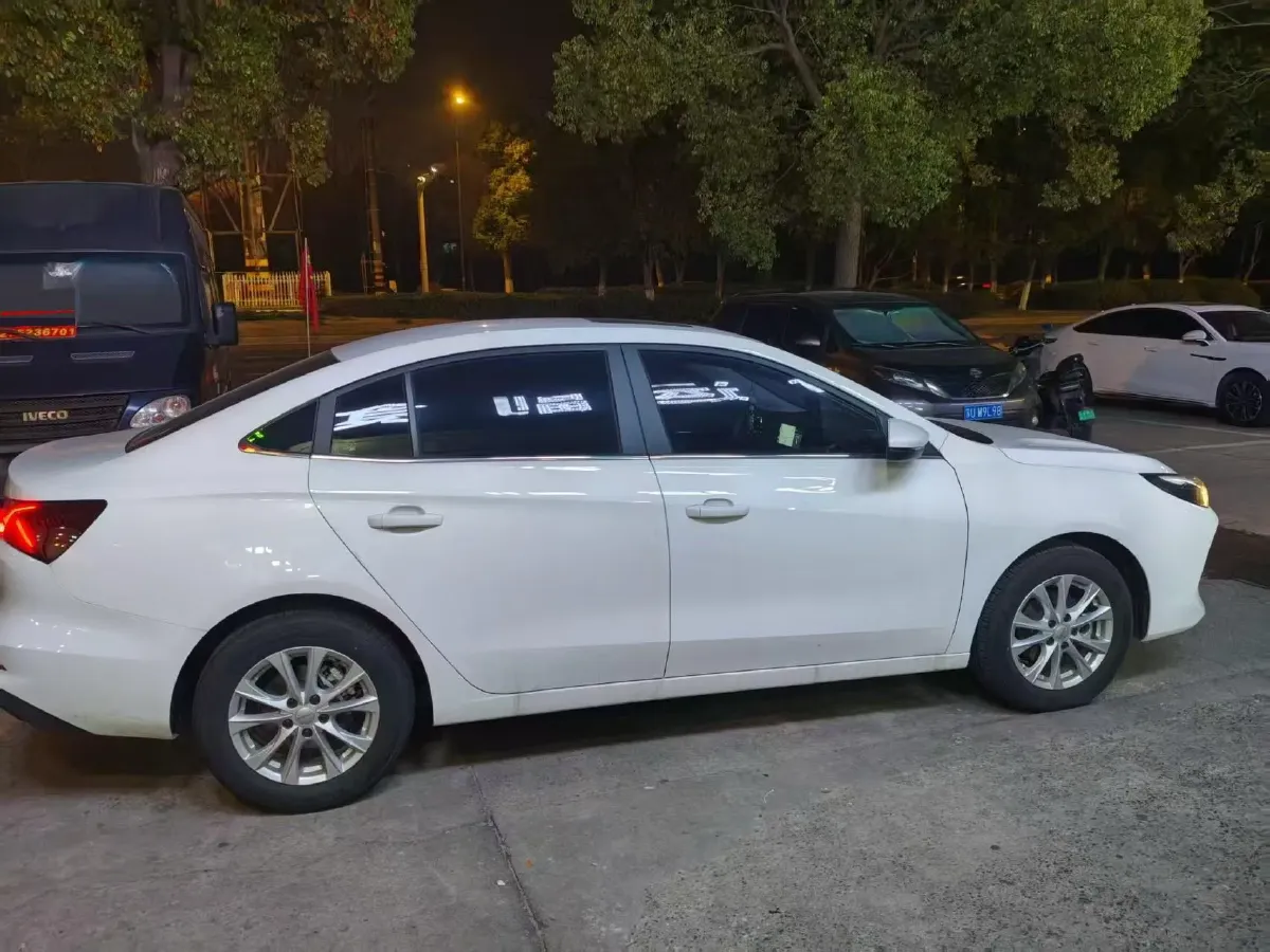 2026 Roewe i5 1.5L 129HP L4 CVT,autocango,china used car exporter,china ev exporter,chinese used car exporter,chinese used ev exporter