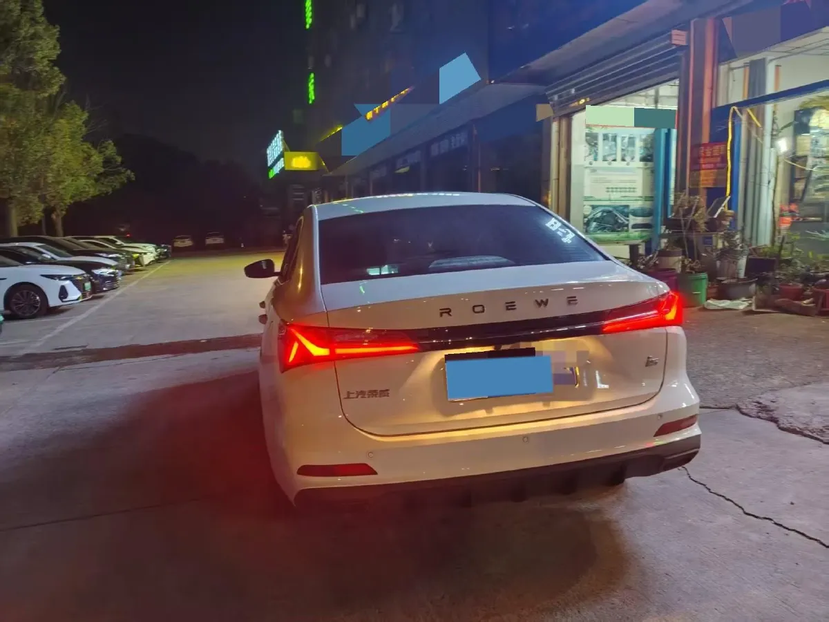 2026 Roewe i5 1.5L 129HP L4 CVT,autocango,china used car exporter,china ev exporter,chinese used car exporter,chinese used ev exporter