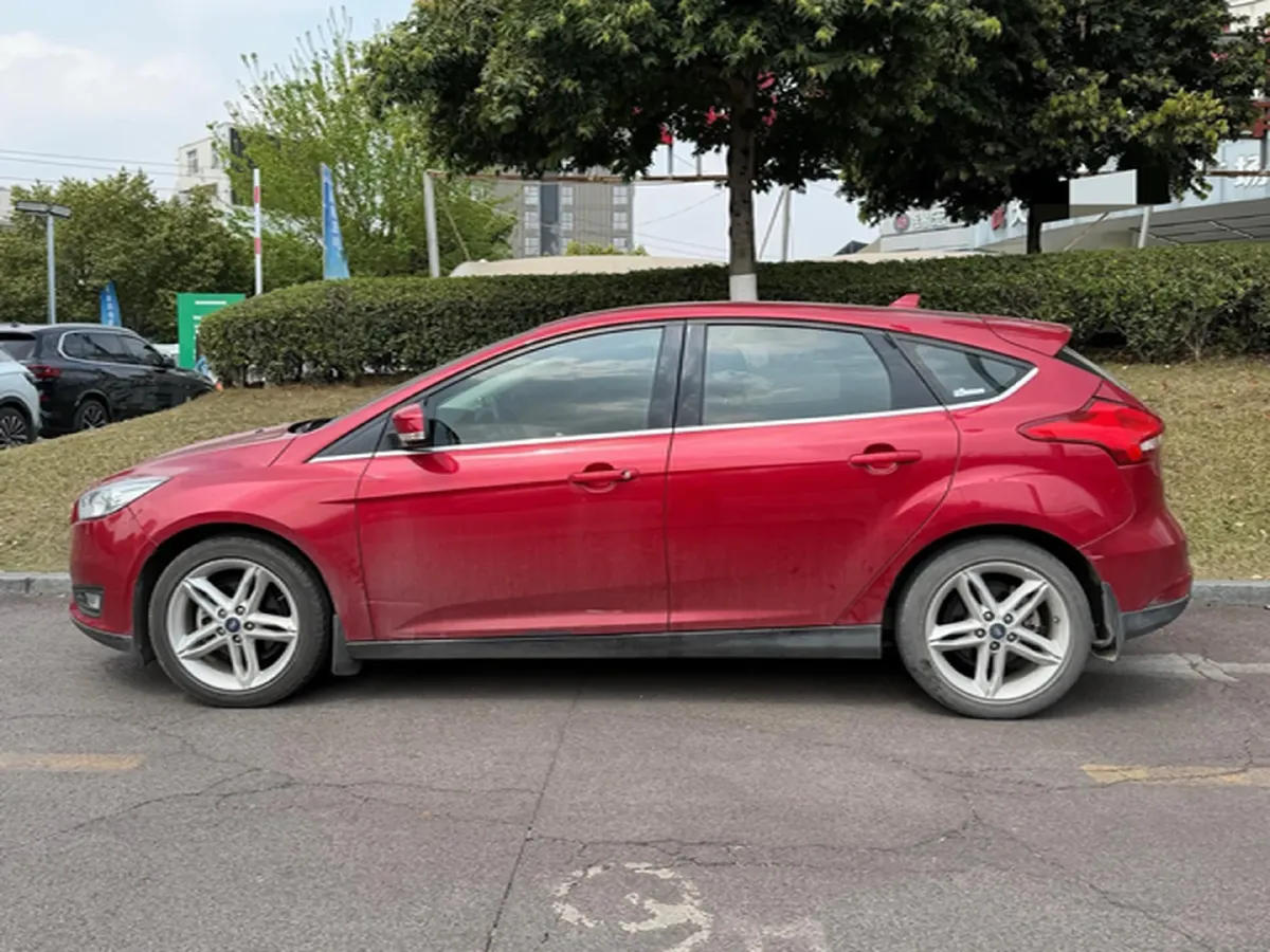 2020 Ford Focus 1.5L 122HP L3 6AT,autocango,china used car exporter,china ev exporter,chinese used car exporter,chinese used ev exporter