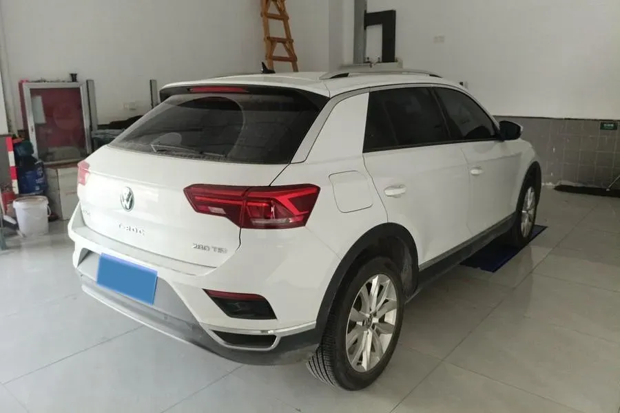 2022 Volkswagen T-Roc 1.4T 150HP L4 7DCT,autocango,china used car exporter,china ev exporter,chinese used car exporter,chinese used ev exporter