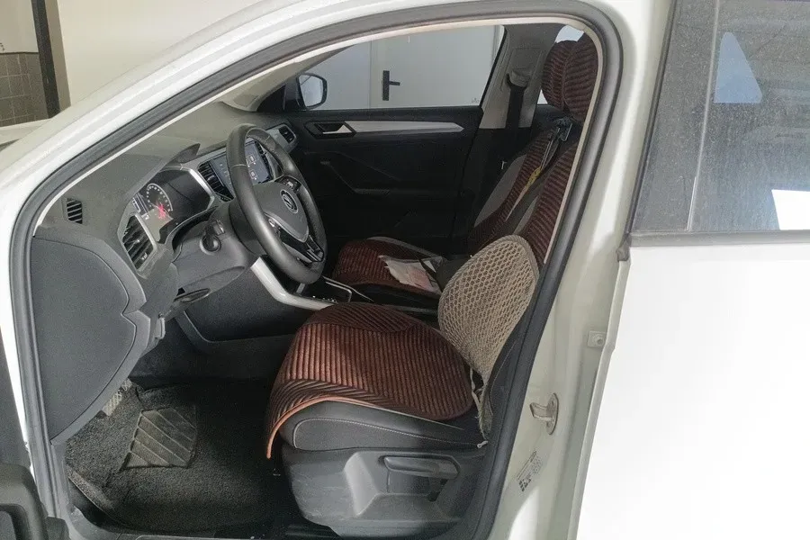 2022 Volkswagen T-Roc 1.4T 150HP L4 7DCT,autocango,china used car exporter,china ev exporter,chinese used car exporter,chinese used ev exporter