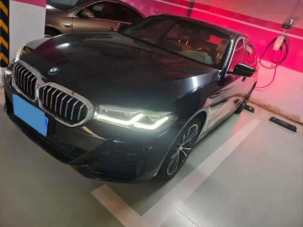2023 BMW 5 Series 2.0T 245HP L4 8AT,autocango,china used car exporter,china ev exporter,chinese used car exporter,chinese used ev exporter