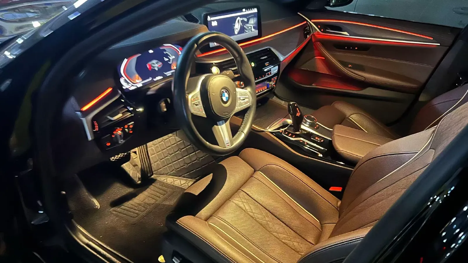 2023 BMW 5 Series 2.0T 245HP L4 8AT,autocango,china used car exporter,china ev exporter,chinese used car exporter,chinese used ev exporter