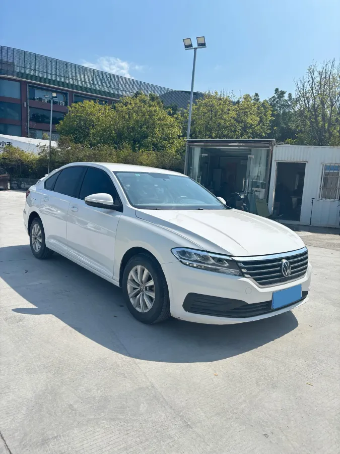 2022 Bestune B70 2.0T 224HP L4 6AT,autocango,china used car exporter,china ev exporter,chinese used car exporter,chinese used ev exporter
