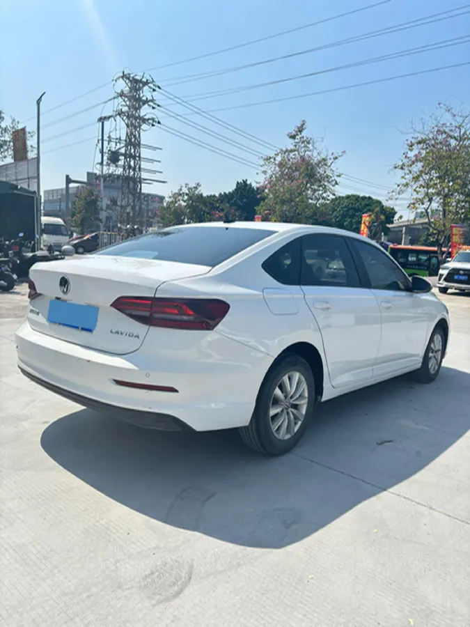 2022 Bestune B70 2.0T 224HP L4 6AT,autocango,china used car exporter,china ev exporter,chinese used car exporter,chinese used ev exporter