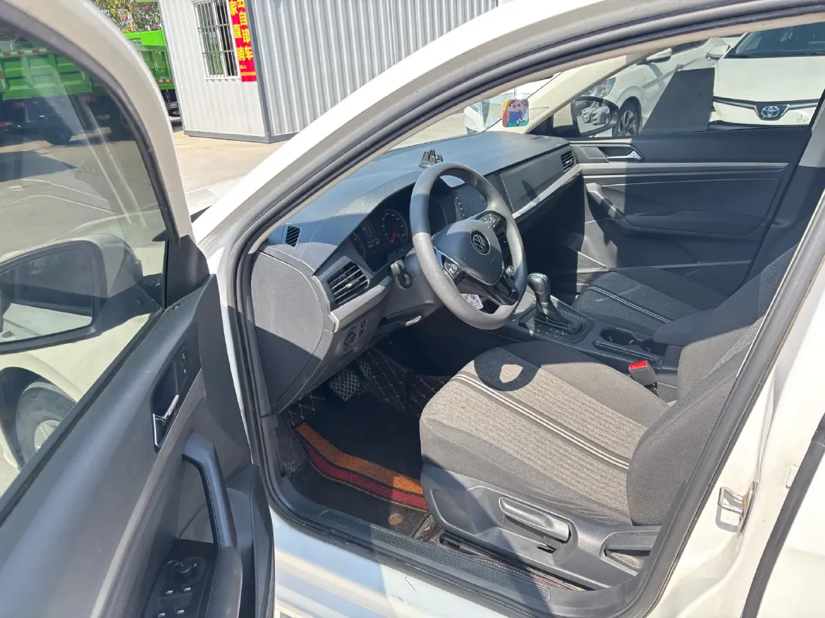 2022 Bestune B70 2.0T 224HP L4 6AT,autocango,china used car exporter,china ev exporter,chinese used car exporter,chinese used ev exporter