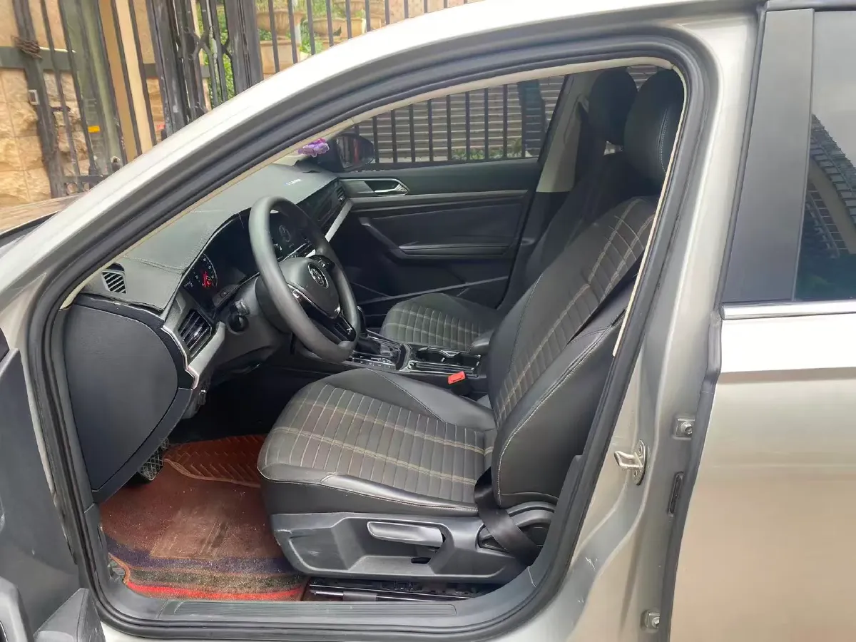 2018 Skoda Karoq 1.4T 150HP L4 7DCT,autocango,china used car exporter,china ev exporter,chinese used car exporter,chinese used ev exporter