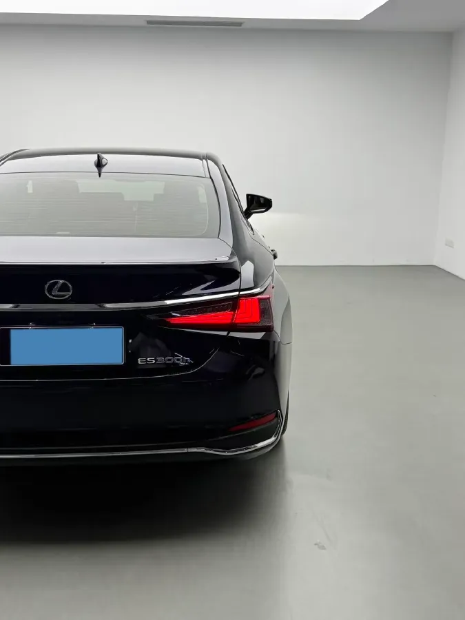 2018 Lexus ES 2.5L 178HP L4 E-CVT Hybrid,autocango,china used car exporter,china ev exporter,chinese used car exporter,chinese used ev exporter